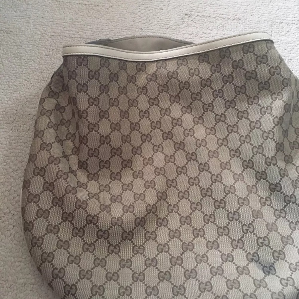 Authentic Gucci bag - Picture 2 of 4